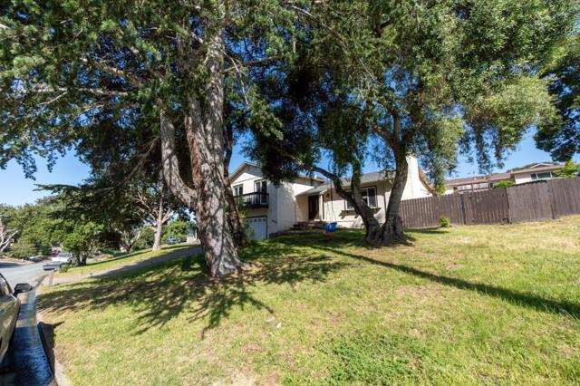 15105 Charter Oak Boulevard, Salinas CA: https://media.crmls.org/mediaz/3e3392bc-3c39-49e7-8721-f319fa4f6c94.jpg