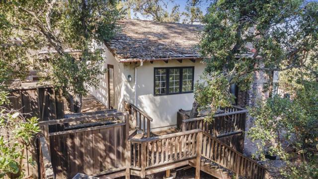 11090 Mora Drive, Los Altos Hills CA: https://media.crmls.org/mediaz/3e33c0aa-4cf1-484b-b116-d49560f2a1f9.jpg