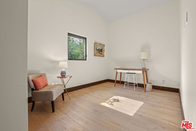 2835 Oak Point Drive, Los Angeles CA: https://media.crmls.org/mediaz/3e33d37f-efe8-4764-b5a9-c037cb69ff28.jpg