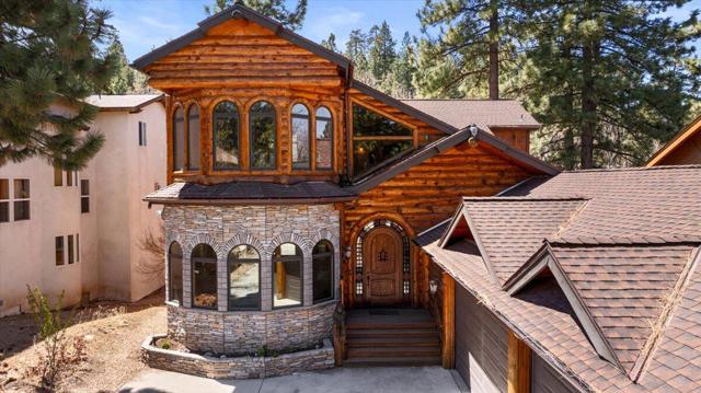 1215 Wolf Creek Court, Big Bear CA: https://media.crmls.org/mediaz/3e33dd0b-bb65-4d48-b063-342fb99f42e4.jpg