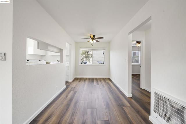 100 Carolina St, Vallejo CA: https://media.crmls.org/mediaz/3e33f376-32e8-43f9-aa16-66770016d2c7.jpg
