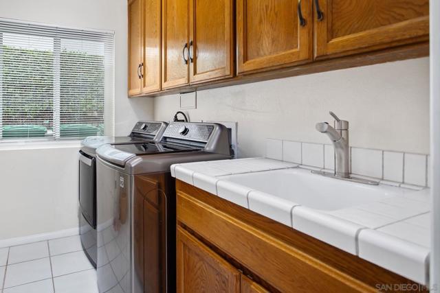 6823 Corintia St, Carlsbad CA: https://media.crmls.org/mediaz/3e3469de-3da7-4cdf-9121-98fdf799161c.jpg