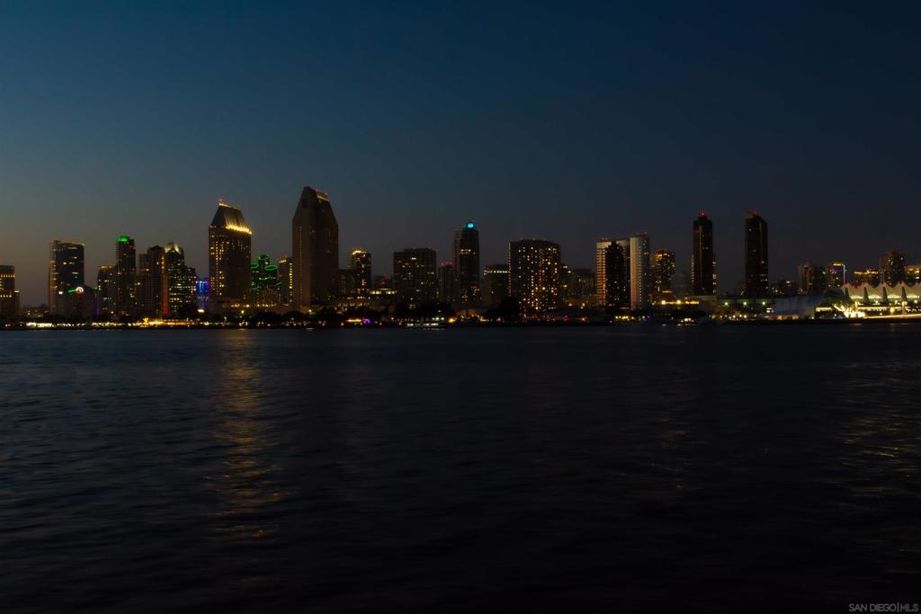 https://media.crmls.org/mediaz/3e3500ef-5758-4329-a93d-76dda2a6bcf1.jpg?preset=X-Large