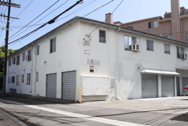 1815 Greenfield, Los Angeles CA: https://media.crmls.org/mediaz/3e352cf4-c08b-4297-98cb-8d95d3d8ca44.jpg