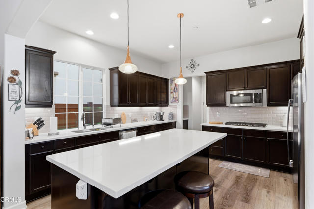 Detail Gallery Image 11 of 42 For 2406 Nicklaus St, Oxnard,  CA 93036 - 4 Beds | 2/1 Baths