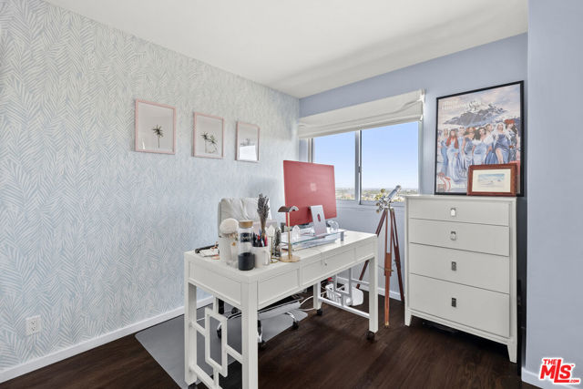 7250 Franklin Avenue, Los Angeles CA: https://media.crmls.org/mediaz/3e368947-b46e-4fc9-85cb-fb97f7474364.jpg