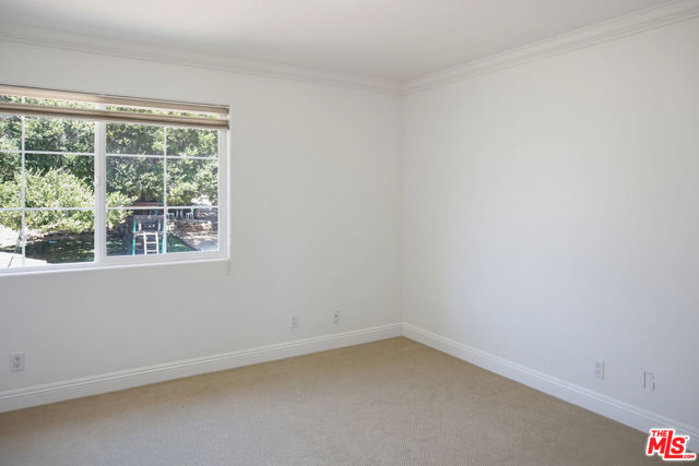 8485 Val Verde Drive photo 31