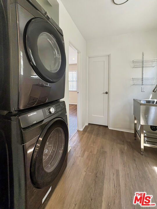 170 N Orange Drive, Los Angeles CA: https://media.crmls.org/mediaz/3e370f93-c1cd-4434-9682-3ed00a0e8824.jpg