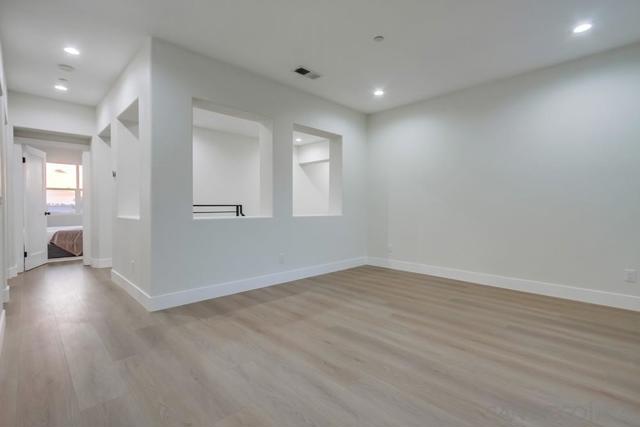 2482 San Clemente Ave, Vista CA: https://media.crmls.org/mediaz/3e38024b-d422-4b4a-8460-09e28d5cc2ad.jpg