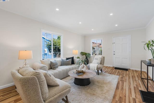 455 32nd St, Richmond CA: https://media.crmls.org/mediaz/3e386e3d-67fd-4b1a-b5c7-72593294a5b5.jpg