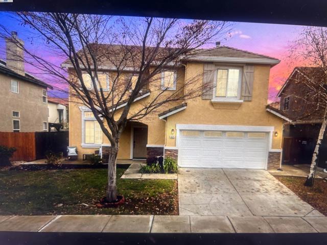 1924 Rochester St, Tracy CA: https://media.crmls.org/mediaz/3e396059-1493-48bf-a89e-c9d497c9d0a1.jpg