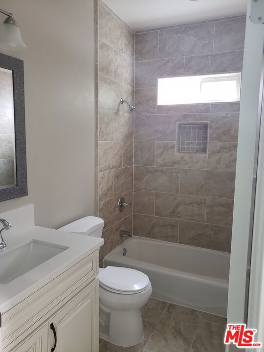 383 W 14th Street, San Pedro CA: https://media.crmls.org/mediaz/3e397d34-bd3a-4320-b0c0-1f29456dee4c.jpg