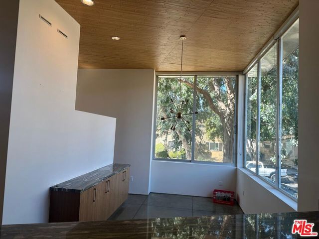 2452 Penmar Avenue, Venice CA: https://media.crmls.org/mediaz/3e39fc84-f04a-4455-9955-c4c797e6aa11.jpg