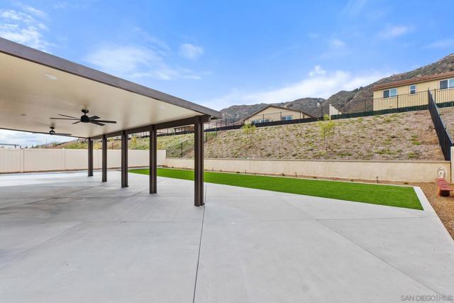 15219 Laguna Ave, Lake Elsinore CA: https://media.crmls.org/mediaz/3e3a5b14-2d23-4251-951d-3a6826eb0d1e.jpg