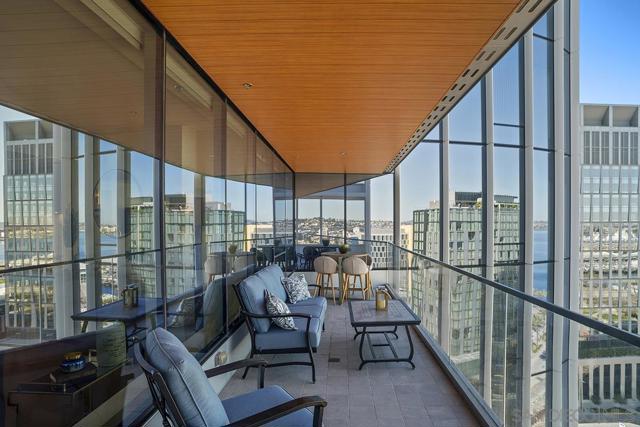 888 W E Street, San Diego CA: https://media.crmls.org/mediaz/3e3aa045-b5f4-4130-95d5-ae581f8c1091.jpg