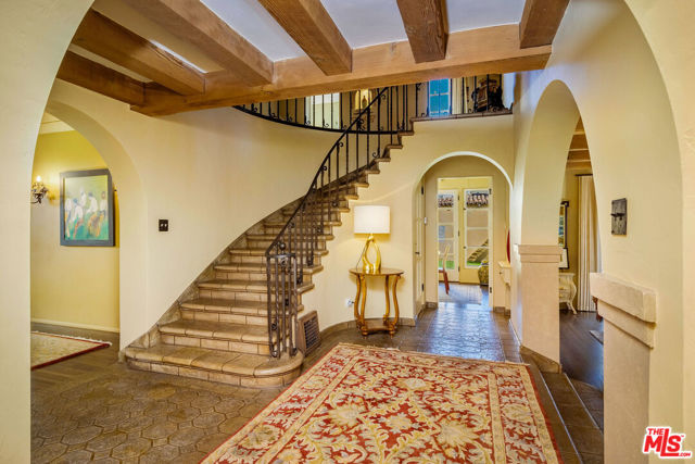 500 N Las Palmas Avenue, Los Angeles CA: https://media.crmls.org/mediaz/3e3b7abf-a2a1-4955-b195-58a2ad69a1d7.jpg