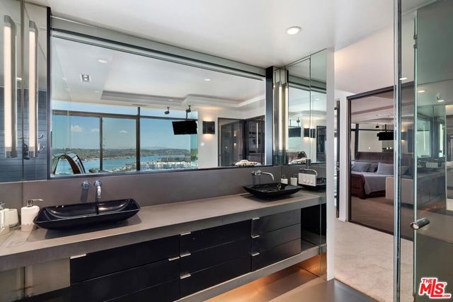 4335 Marina City Drive, Marina del Rey CA: https://media.crmls.org/mediaz/3e3b7c2e-c858-494c-9111-332e6a1d3c48.jpg