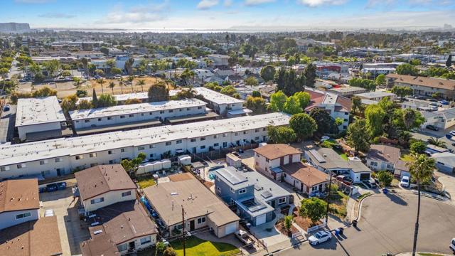 434 Del Mar Ct, Chula Vista CA: https://media.crmls.org/mediaz/3e3c4cef-4f69-4c16-8b9c-332b1ae5af3e.jpg
