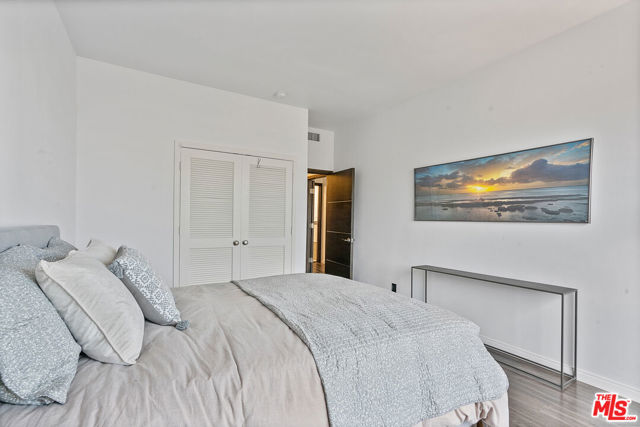 2175 S Beverly Glen Boulevard, Los Angeles CA: https://media.crmls.org/mediaz/3e3c4d74-6ce9-499b-b851-bb6a2d58239a.jpg