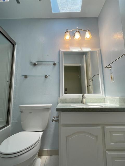4902 Everglades Park Dr, Fremont CA: https://media.crmls.org/mediaz/3e3cb657-b24f-4e62-8cce-4585cced7890.jpg
