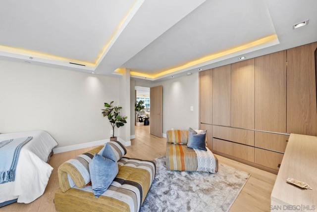 1780 Avenida Del Mundo, Coronado CA: https://media.crmls.org/mediaz/3e3cde2d-173d-45ce-8de6-1adb64853b38.jpg