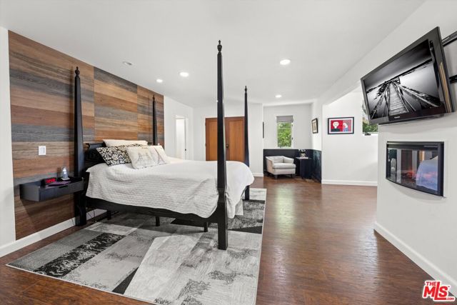 1435 Sycamore Canyon Road, Santa Barbara CA: https://media.crmls.org/mediaz/3e3d0e61-b984-4247-8df7-2d09f41f1311.jpg