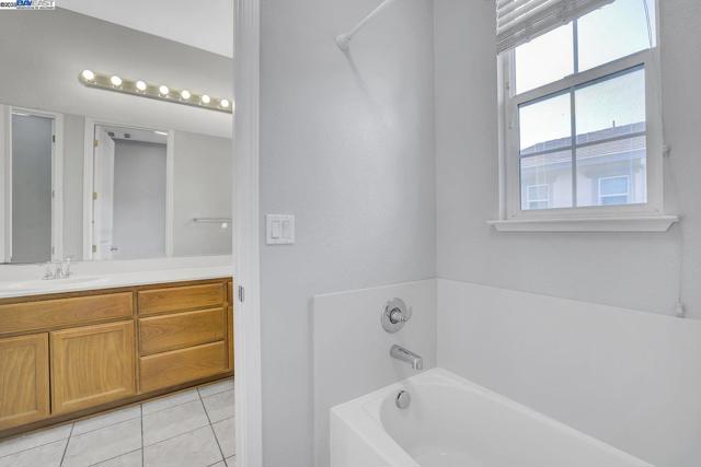 269 Alta St, Brentwood CA: https://media.crmls.org/mediaz/3e3d455d-8589-4af9-9436-ee7df6df1fd4.jpg