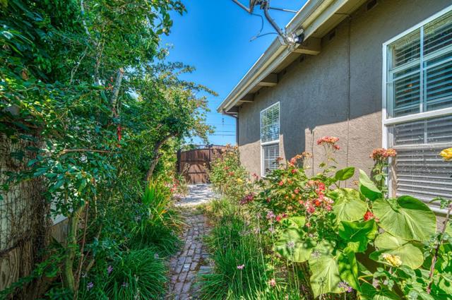 1117 Garner Avenue, Salinas CA: https://media.crmls.org/mediaz/3e3dd76c-5aef-4a6d-96cf-f818114f0631.jpg