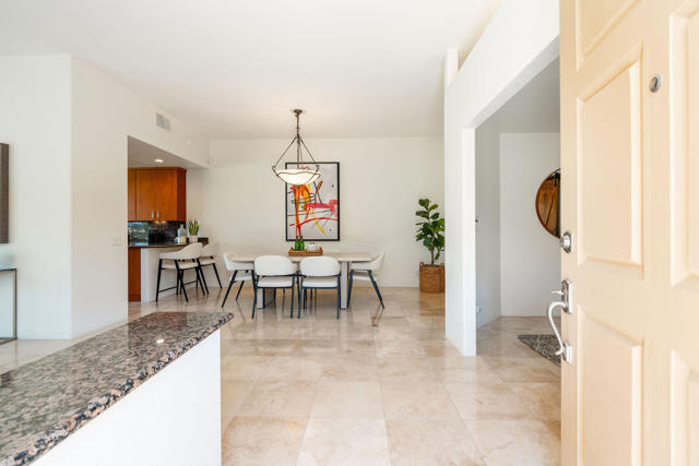 28 La Costa Drive, Rancho Mirage CA: https://media.crmls.org/mediaz/3e3e020b-4fbb-42eb-a808-7289d6fc0288.jpg