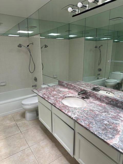 97 Don Quixote Drive, Rancho Mirage CA: https://media.crmls.org/mediaz/3e3e8223-4351-41ab-ac3f-87f15282ff0e.jpg