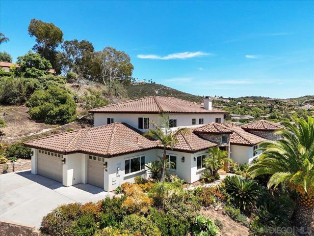 2342 CARIOCA PL, Vista CA: https://media.crmls.org/mediaz/3e3f6896-70b5-4f2f-8058-2c996887354d.jpg