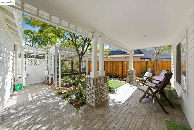 5213 Walker Ct, Antioch CA: https://media.crmls.org/mediaz/3e3fbced-fc7a-4bb0-be99-323fa51b0b6e.jpg