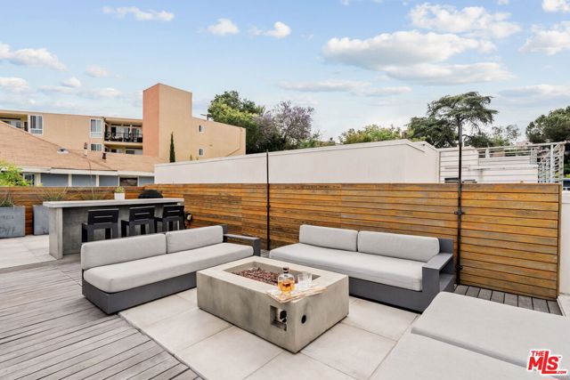 1344 Douglas Street, Los Angeles CA: https://media.crmls.org/mediaz/3e3fe30e-191a-4164-a4db-ec51ca969e2f.jpg