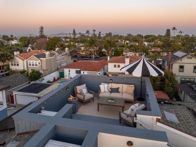 545 Orange Ave, Coronado CA: https://media.crmls.org/mediaz/3e4002b1-c9ef-489c-b18f-1e454afd83f6.jpg