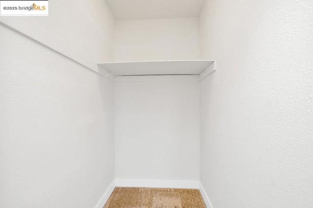 10500 Creekside Circle, Oakland CA: https://media.crmls.org/mediaz/3e404f38-dc30-4017-8342-c1bcda4d8eb4.jpg