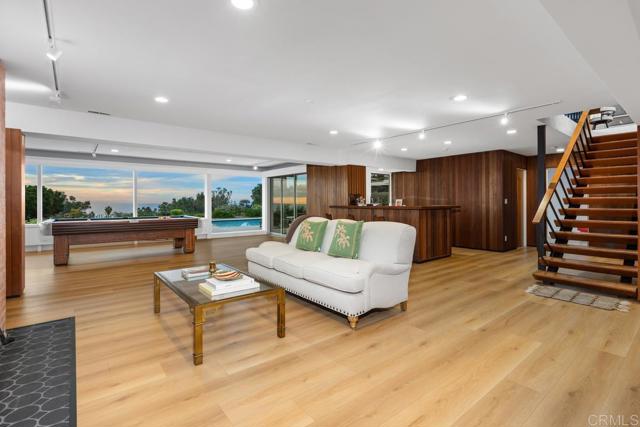 Detail Gallery Image 12 of 28 For 2614 Costebelle, La Jolla,  CA 92037 - 5 Beds | 6/1 Baths