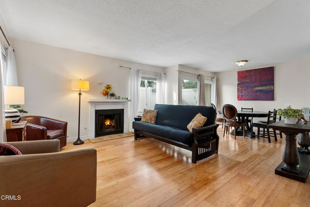 Detail Gallery Image 5 of 22 For 1251 San Simeon Ct #4,  Ventura,  CA 93003 - 2 Beds | 1/1 Baths