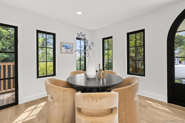 375 E Avenue, Coronado CA: https://media.crmls.org/mediaz/3e4194a7-7f06-421c-8e57-d5909c62dcc8.jpg