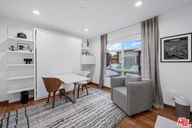 512 Brooks Avenue, Venice CA: https://media.crmls.org/mediaz/3e425f86-3ae9-4b6c-9736-67eb57c8c2e6.jpg