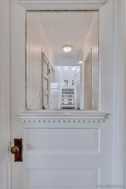 4154 Hill St, San Diego CA: https://media.crmls.org/mediaz/3e426949-05db-41e6-9367-376741c267a0.jpg