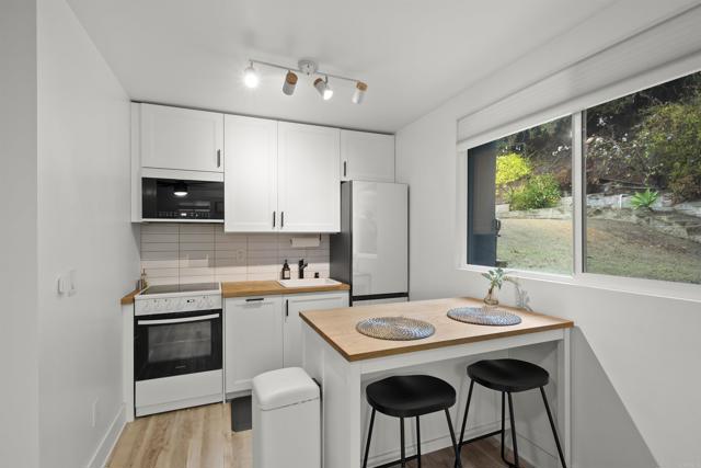 Image 34 of 46 For 4862 Viane Way