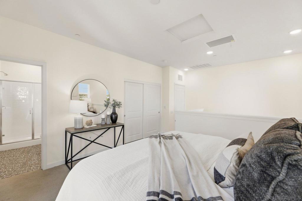 827 Blackstone - photo 18