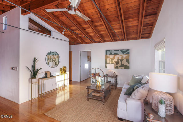 Detail Gallery Image 10 of 42 For 3363 Hollydale Dr, Los Angeles,  CA 90039 - 3 Beds | 3/1 Baths