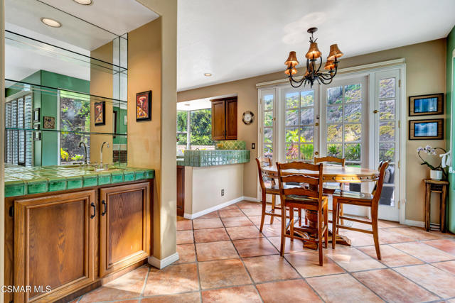 32834 Barrett Drive, Westlake Village CA: https://media.crmls.org/mediaz/3e44e14c-be75-4fd6-bd36-85245213d1b8.jpg