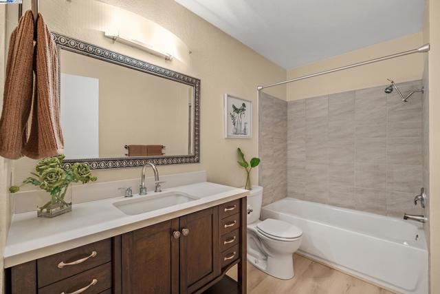 254 Eastridge Dr, San Ramon CA: https://media.crmls.org/mediaz/3e4528a7-a230-4ee6-8ccc-e44a18d6049d.jpg