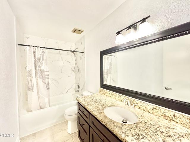 1300 Saratoga Avenue, Ventura CA: https://media.crmls.org/mediaz/3e45fd2f-76e6-4109-9052-af1585023aee.jpg