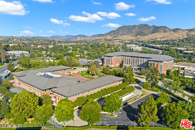 1772 Tamarack Street, Westlake Village CA: https://media.crmls.org/mediaz/3e463f6c-0a16-4751-a99d-729c83380bb3.jpg