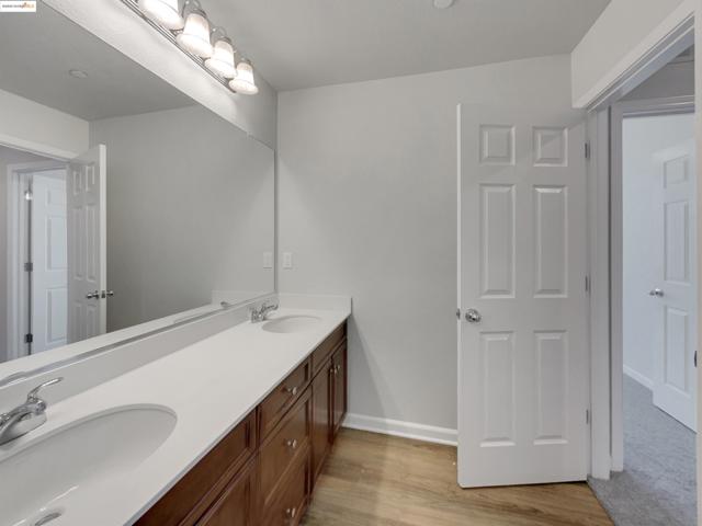 789 King Palm Ln, Brentwood CA: https://media.crmls.org/mediaz/3e468bfe-54aa-48c6-b94f-d3f00a0e82ad.jpg