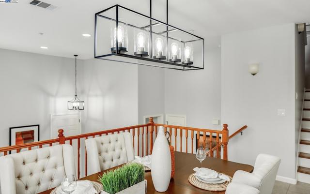 6217 Byron Ln, San Ramon CA: https://media.crmls.org/mediaz/3e46b9a9-5606-46b8-8522-fef88f1fb8f6.jpg