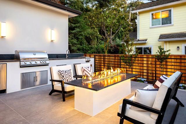 1080 Creek Drive, Menlo Park CA: https://media.crmls.org/mediaz/3e472bc3-a9a1-4392-93e0-1bd318cc8ba3.jpg